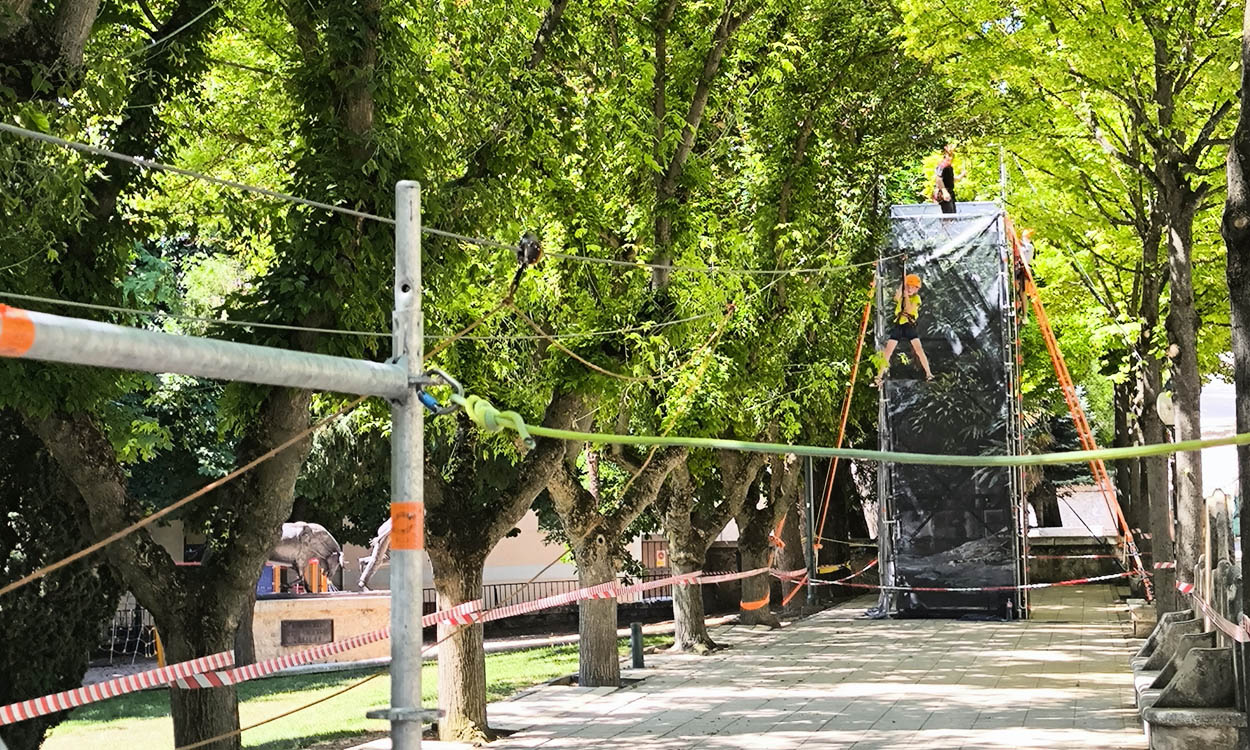 Rocodromo y tirolina portatil alquiler