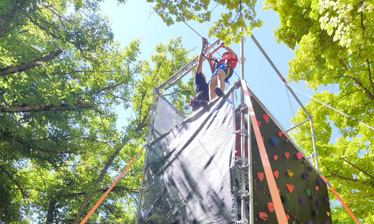 rocodromo y tirolina para eventos